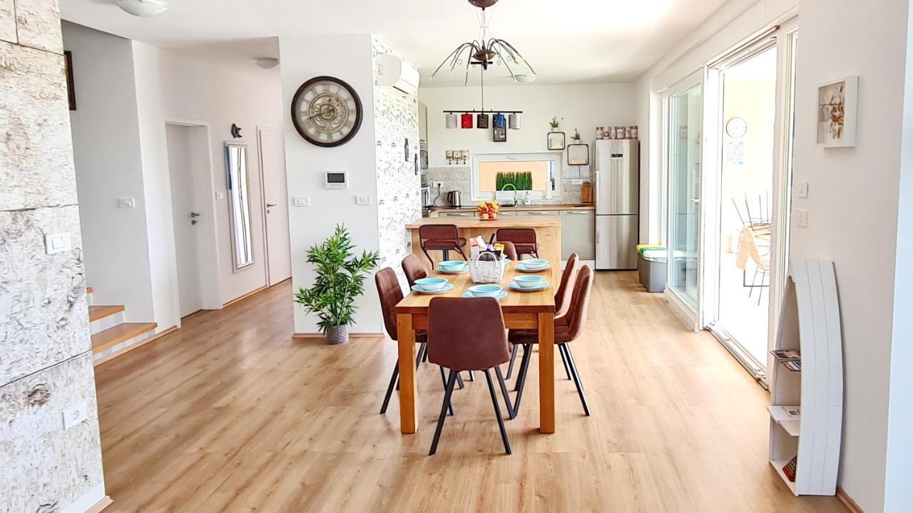 Villa Mira Pula Eksteriør billede